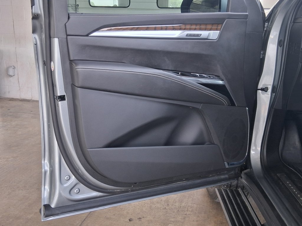 Used 2026 Cadillac Escalade Platinum Sport w/ LPO, Floor Liner Package RWD image 18