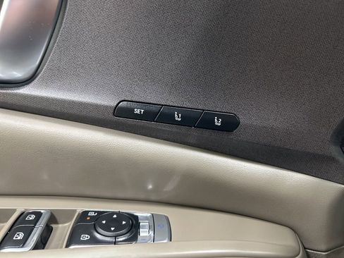 Used 2025 Kia Carnival SX FWD image 17