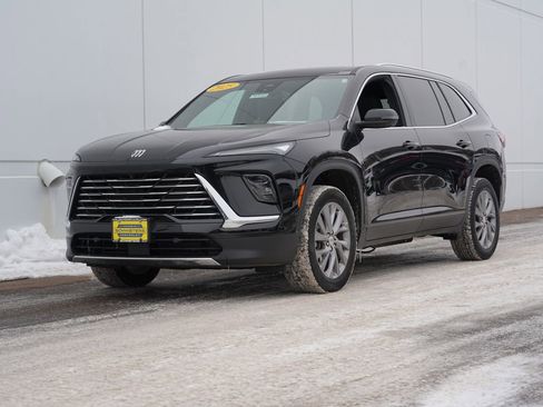 Used 2025 Buick Enclave Preferred image 7