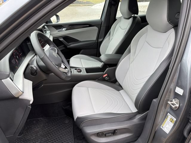New 2026 Volkswagen Tiguan SE R-Line FWD image 12