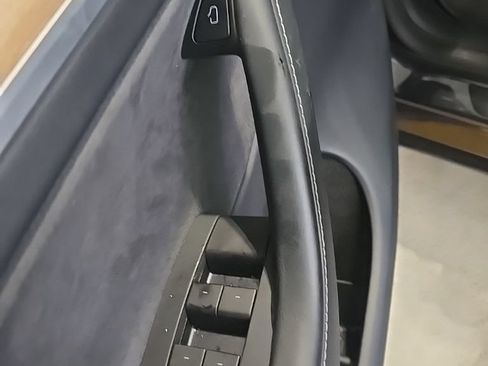 Used 2024 Tesla Model Y Long Range AWD/4WD image 19