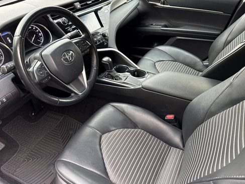 Used 2020 Toyota Camry SE FWD image 10