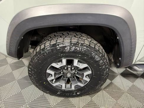 Used 2022 Toyota Tacoma TRD Off-Road w/ Technology Package image 18