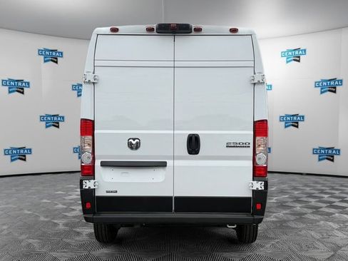 Used 2026 RAM ProMaster 2500 w/ Convenience Group FWD image 4