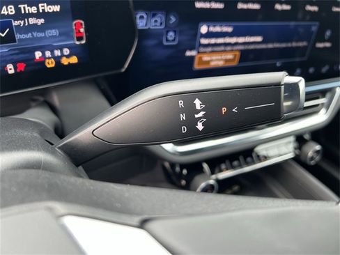 Used 2025 Chevrolet Equinox EV LT w/ Convenience Package image 19