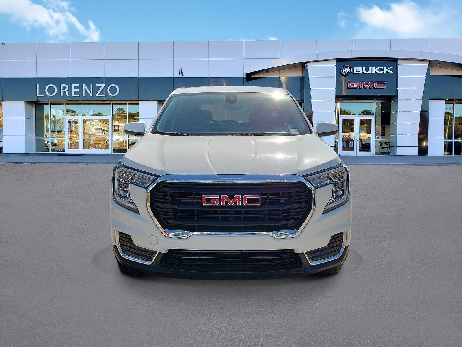Used 2023 GMC Terrain SLE FWD image 2