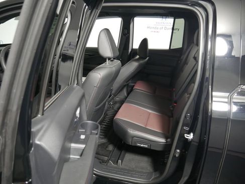 Certified 2025 Honda Ridgeline Black Edition image 17