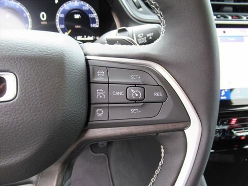 New 2025 Jeep Grand Cherokee L Limited w/ Black Appearance Package image 19