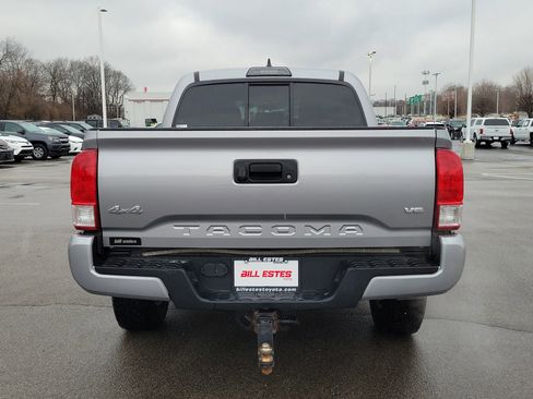 Used 2017 Toyota Tacoma SR image 5