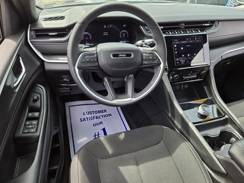 Used 2024 Jeep Grand Cherokee L Laredo w/ Luxury Tech Group I RWD image 7