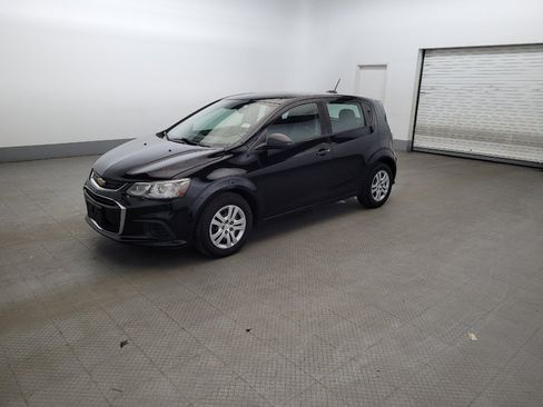 Used 2019 Chevrolet Sonic LT FWD image 2
