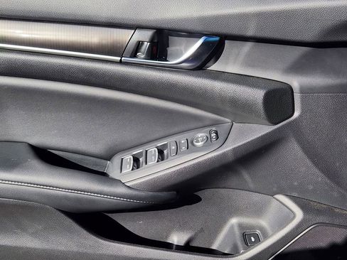 Used 2022 Honda Accord Sport image 4