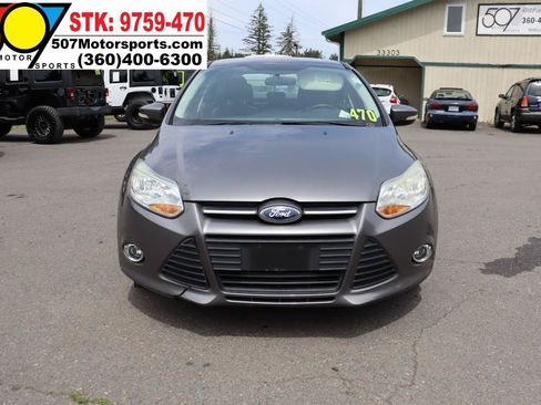 Used 2014 Ford Focus SE w/ Equipment Group 201A FWD image 10