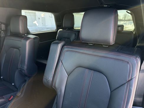 Used 2022 Ford Expedition Limited image 56