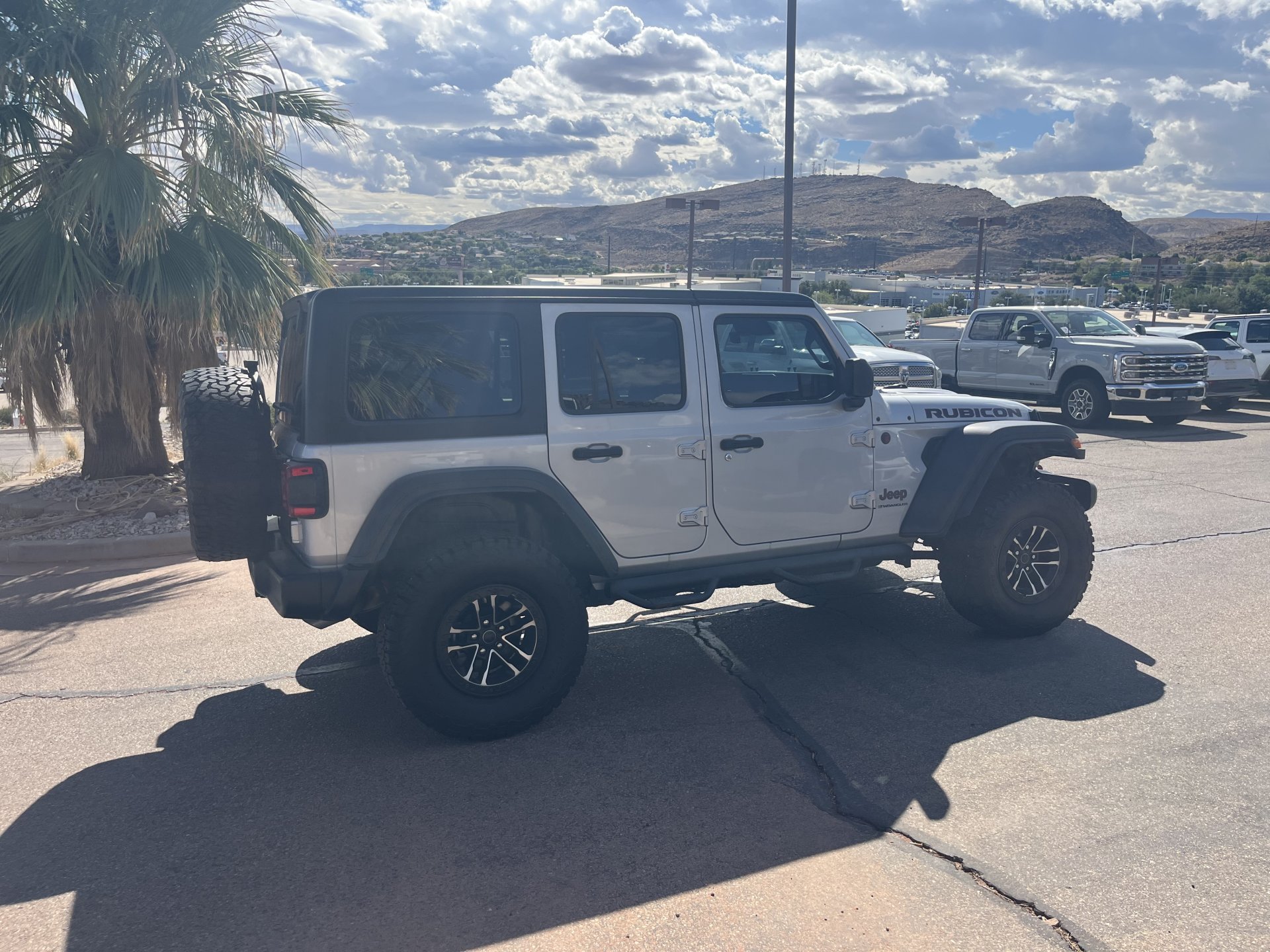 Certified 2024 Jeep Wrangler Unlimited Rubicon w/ XTREMEE 35" Tire Package AWD/4WD image 1
