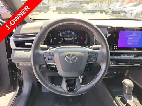 Used 2025 Toyota Camry SE FWD image 26