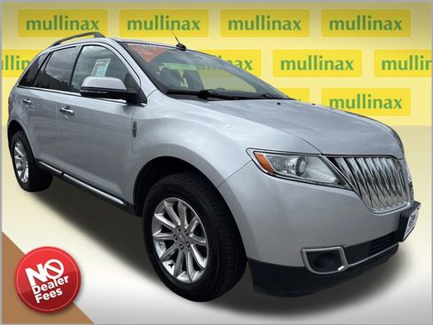 Used 2013 Lincoln MKX FWD image 1
