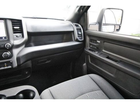 Used 2024 RAM 2500 Tradesman w/ Chrome Appearance Group image 10