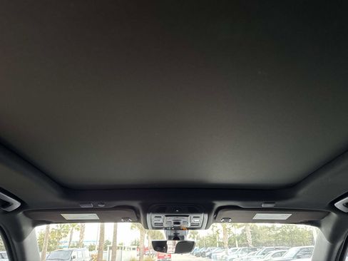 Used 2021 GMC Yukon XL Denali w/ Denali Ultimate Package image 19