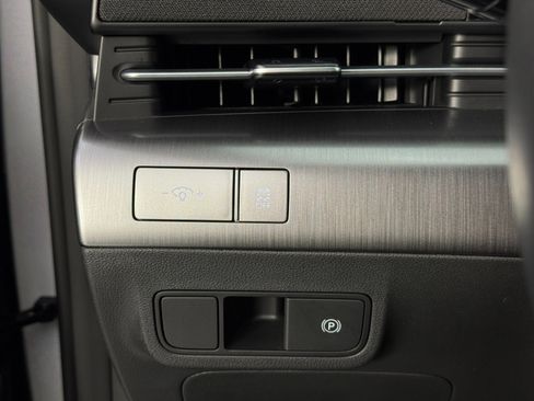 Used 2025 Hyundai Kona SEL image 16