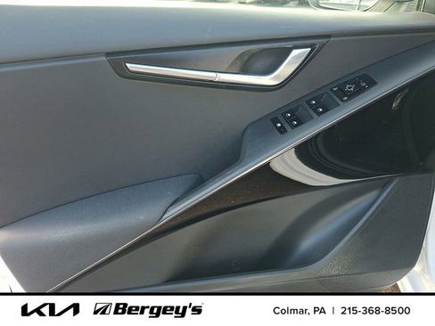 Used 2024 Kia Niro EX image 15