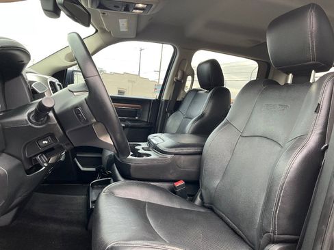 Used 2017 RAM 1500 Laramie image 24