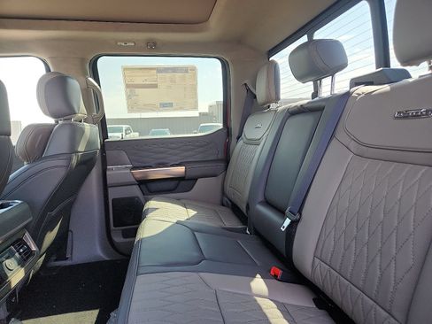 New 2026 Ford F350 Platinum w/ Platinum Plus Package AWD/4WD image 8