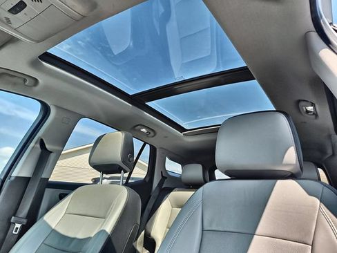 Used 2022 GMC Terrain SLT w/ Infotainment Package II AWD/4WD image 22