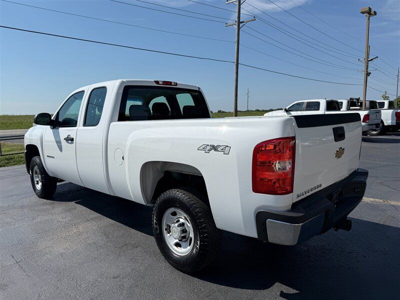 Used 2010 Chevrolet Silverado 2500 W/T AWD/4WD image 8