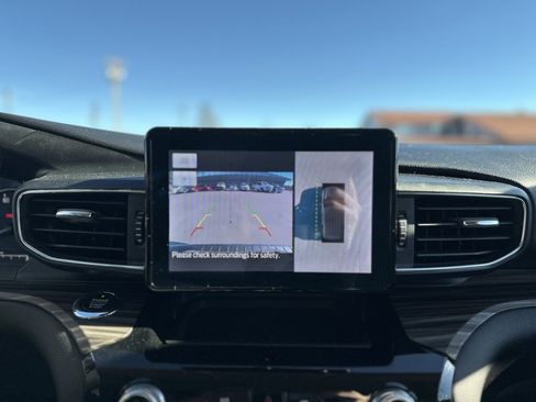 Used 2021 Ford Explorer Limited w/ Equipment Group 301A image 26