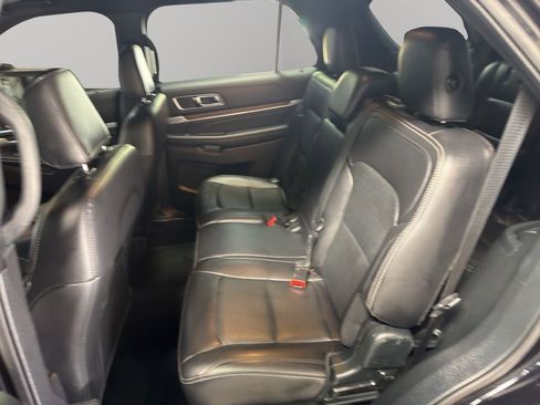 Used 2019 Ford Explorer Limited w/ Class III Trailer Tow Package AWD/4WD image 16
