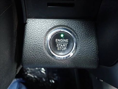 Used 2016 Ford F150 Platinum w/ Equipment Group 701A Luxury AWD/4WD image 27