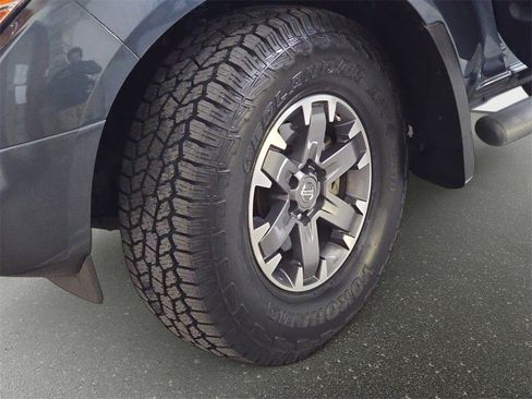 Used 2014 Nissan Frontier PRO-4X image 33