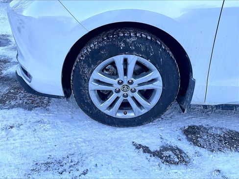 Certified 2022 Toyota Sienna Platinum image 4