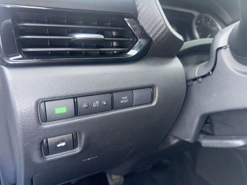 Used 2022 Nissan Sentra SV FWD image 15
