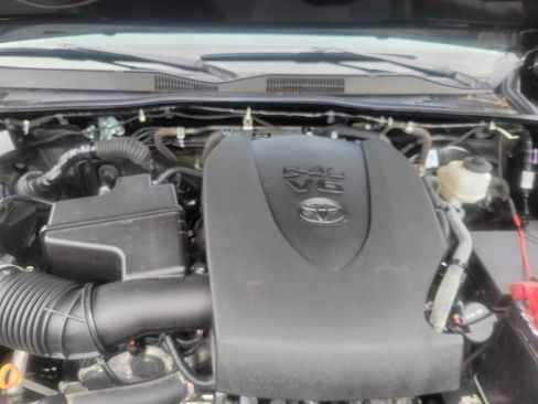Used 2023 Toyota Tacoma SR AWD/4WD image 33