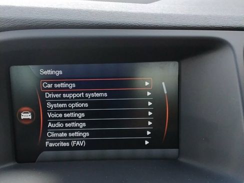 Used 2015 Volvo V60 T5 Platinum image 18