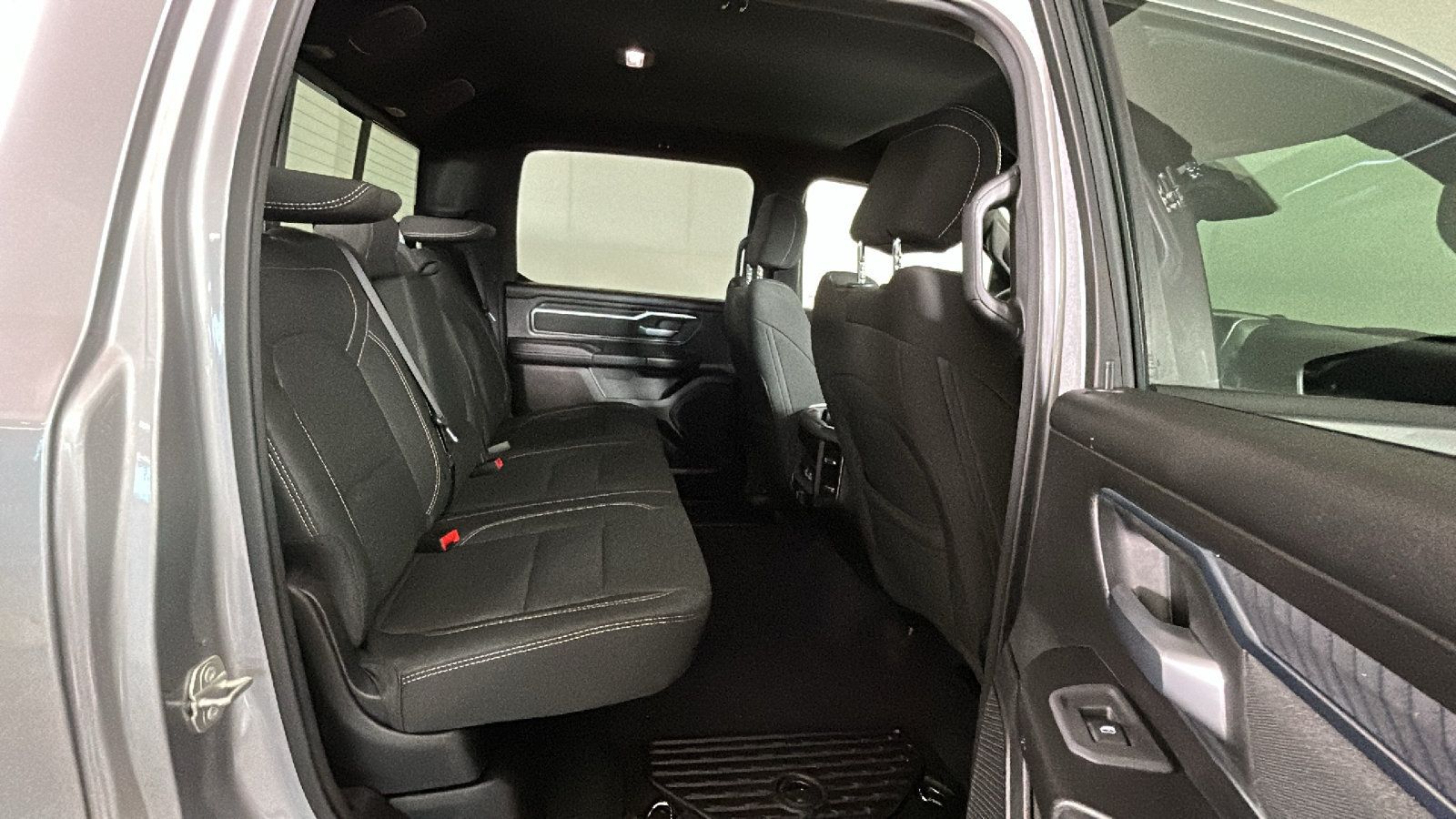 Used 2025 RAM 1500 Big Horn AWD/4WD image 34