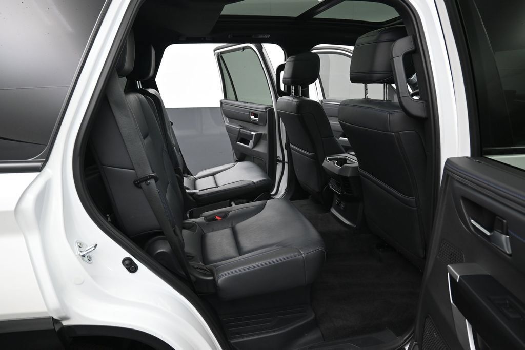 Used 2025 Toyota Sequoia Platinum AWD/4WD image 35