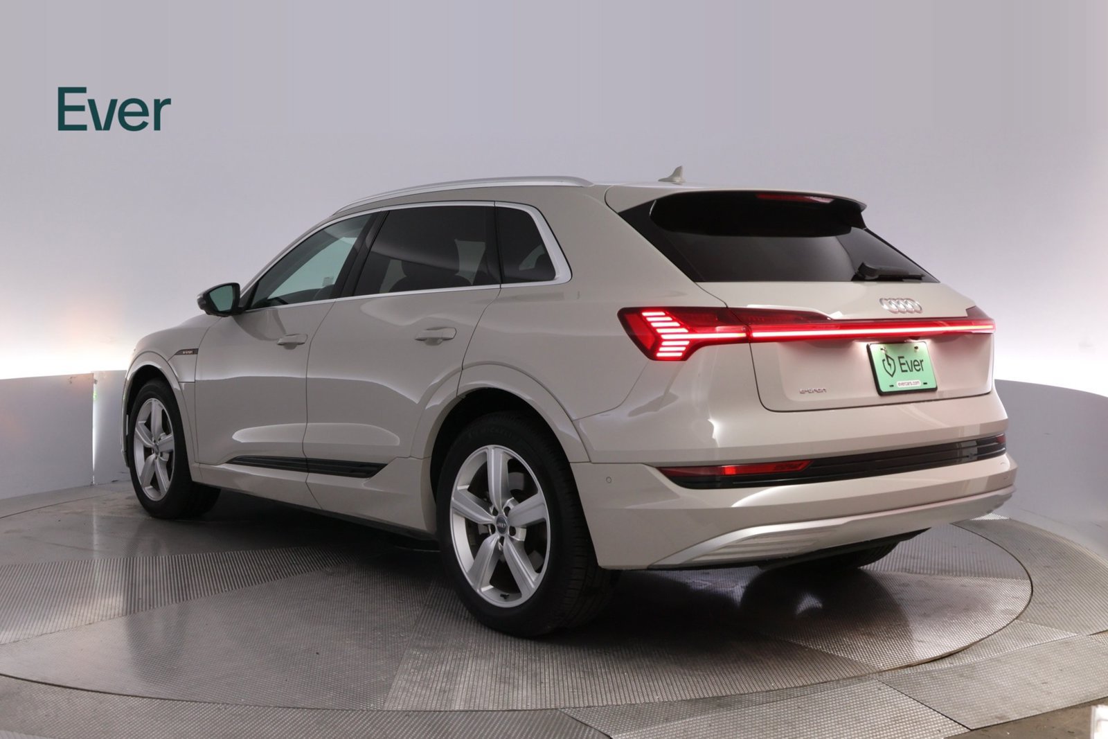 Used 2019 Audi e-tron Premium Plus AWD/4WD image 17