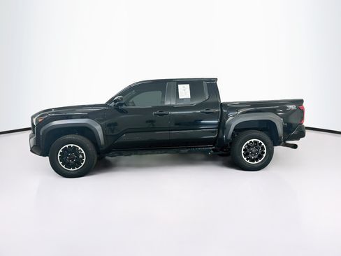 Used 2024 Toyota Tacoma TRD Off-Road AWD/4WD image 4
