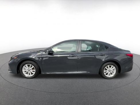Used 2025 Toyota Camry LE image 9