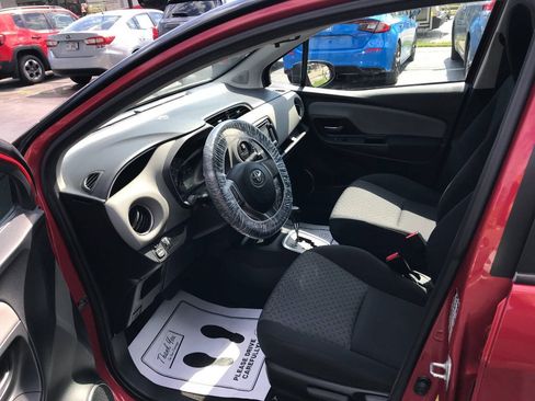 Used 2016 Toyota Yaris L FWD image 9