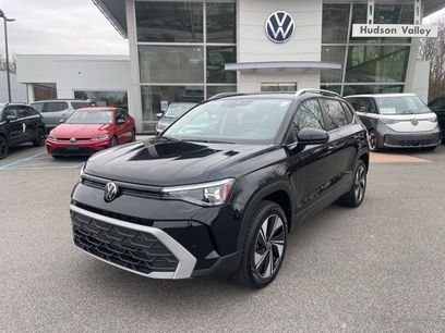 Certified 2025 Volkswagen Taos SE w/ Panoramic Sunroof Package