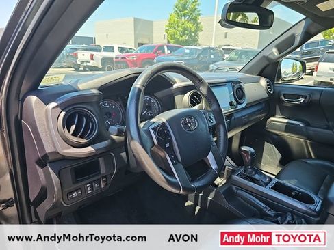 Used 2019 Toyota Tacoma TRD Off-Road AWD/4WD image 9