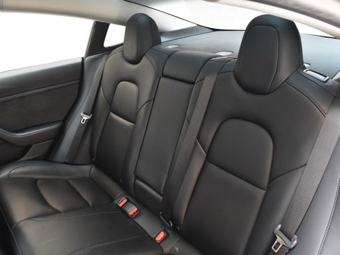 Used 2023 Tesla Model 3 Standard Range image 25