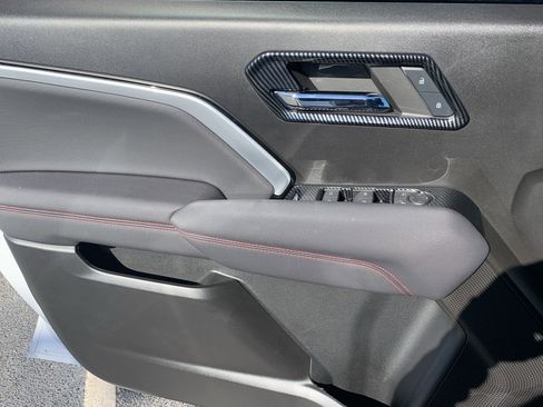 Certified 2024 Chevrolet Colorado Z71 w/ Z71 Convenience Package 2 image 25