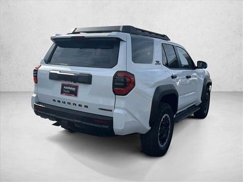 Used 2025 Toyota 4Runner TRD Off-Road Premium AWD/4WD image 7