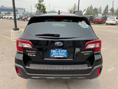 Used 2018 Subaru Outback 3.6R Limited AWD/4WD image 6