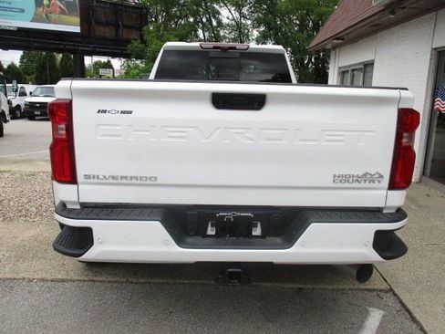 Used 2024 Chevrolet Silverado 3500 High Country w/ High Country Premium Package image 5